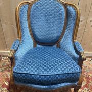 Bergère à oreilles de style Louis XVI velours bleu
