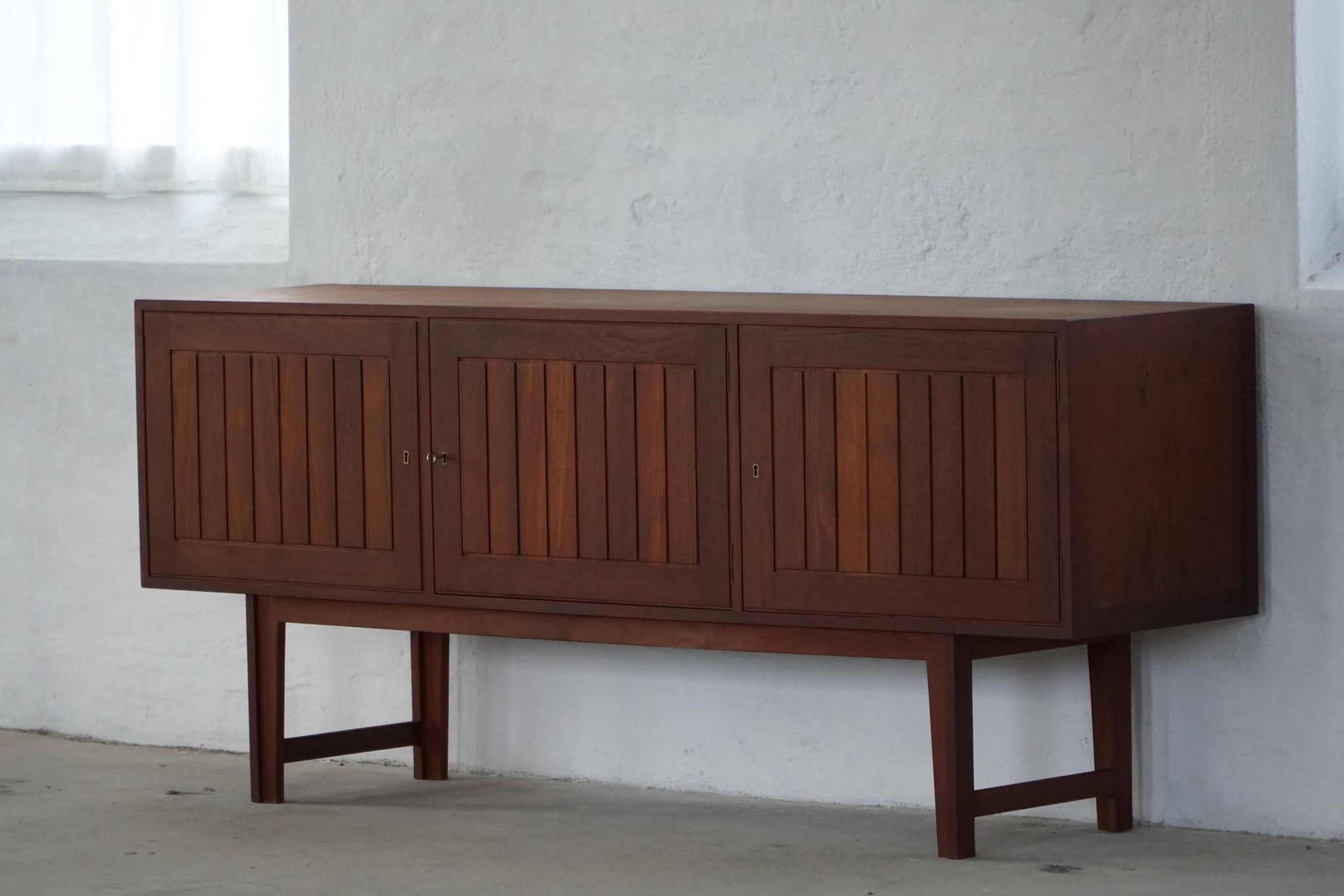 Kurt Østervig, buffet bas en teck, VAMO, moderne scandinave du milieu du siècle, années 1960