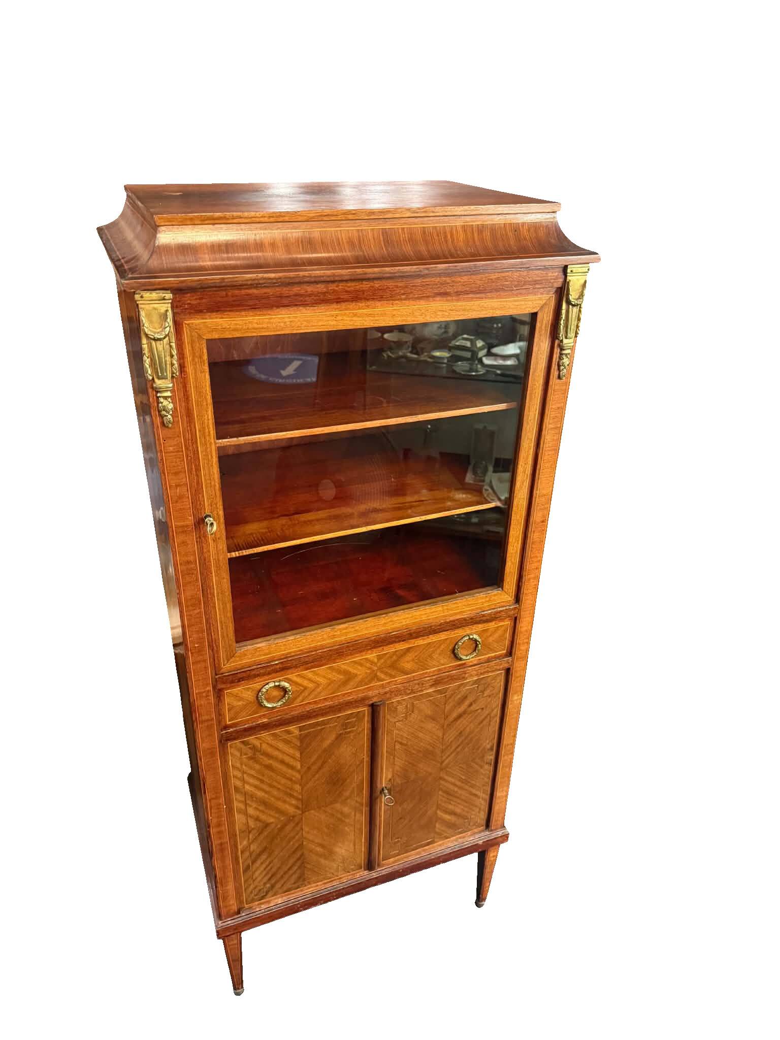 Vitrine Louis XVI marqueté