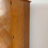 Compass foot cabinet