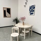 Florence Knoll round table, marble top and tulip base, circa 1960, Eero Saarinen