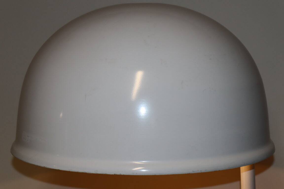 Vintage floor lamp in white lacquered metal, 1970