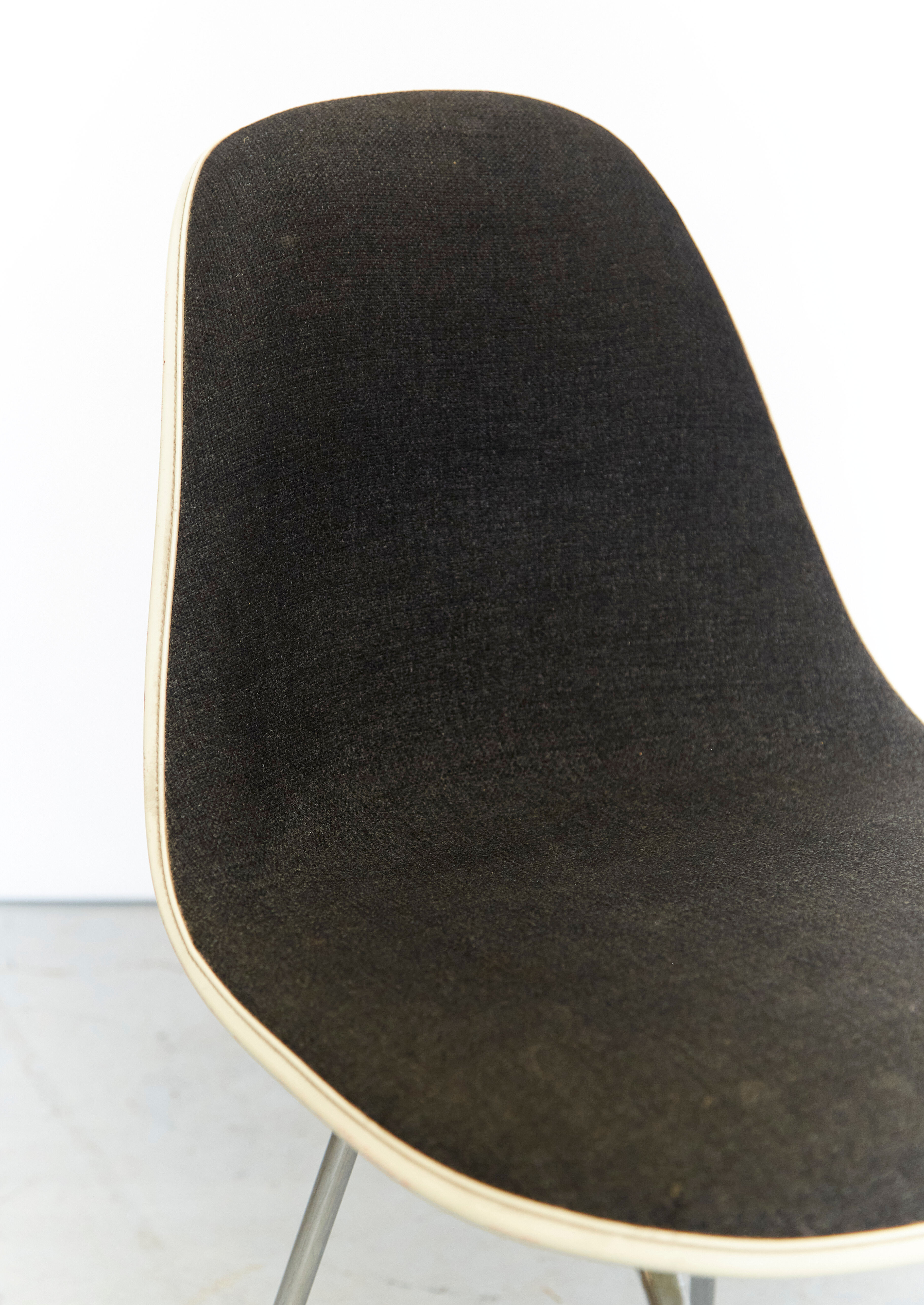 Charles & Ray Eames fiberglass sidehair DSS for Herman Miller Fehlbaum
