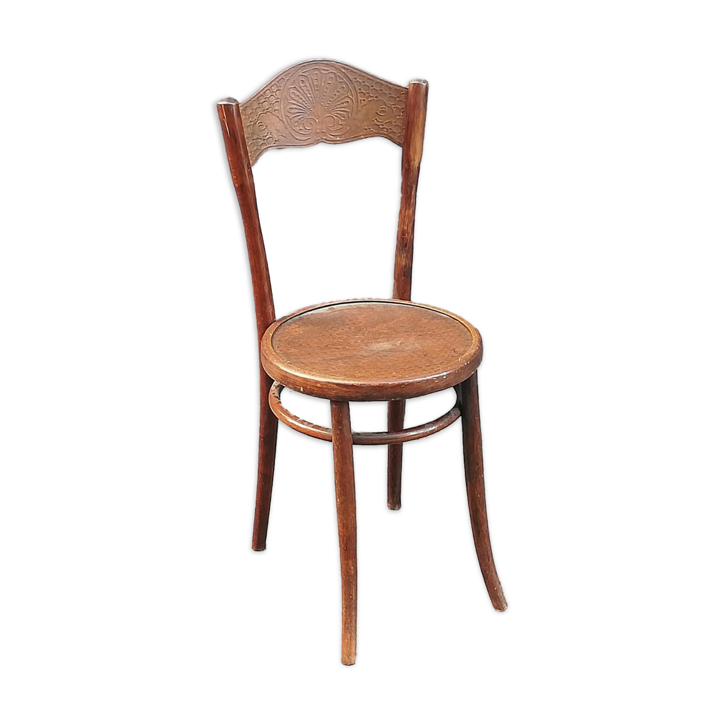 1900 curved wooden chair
