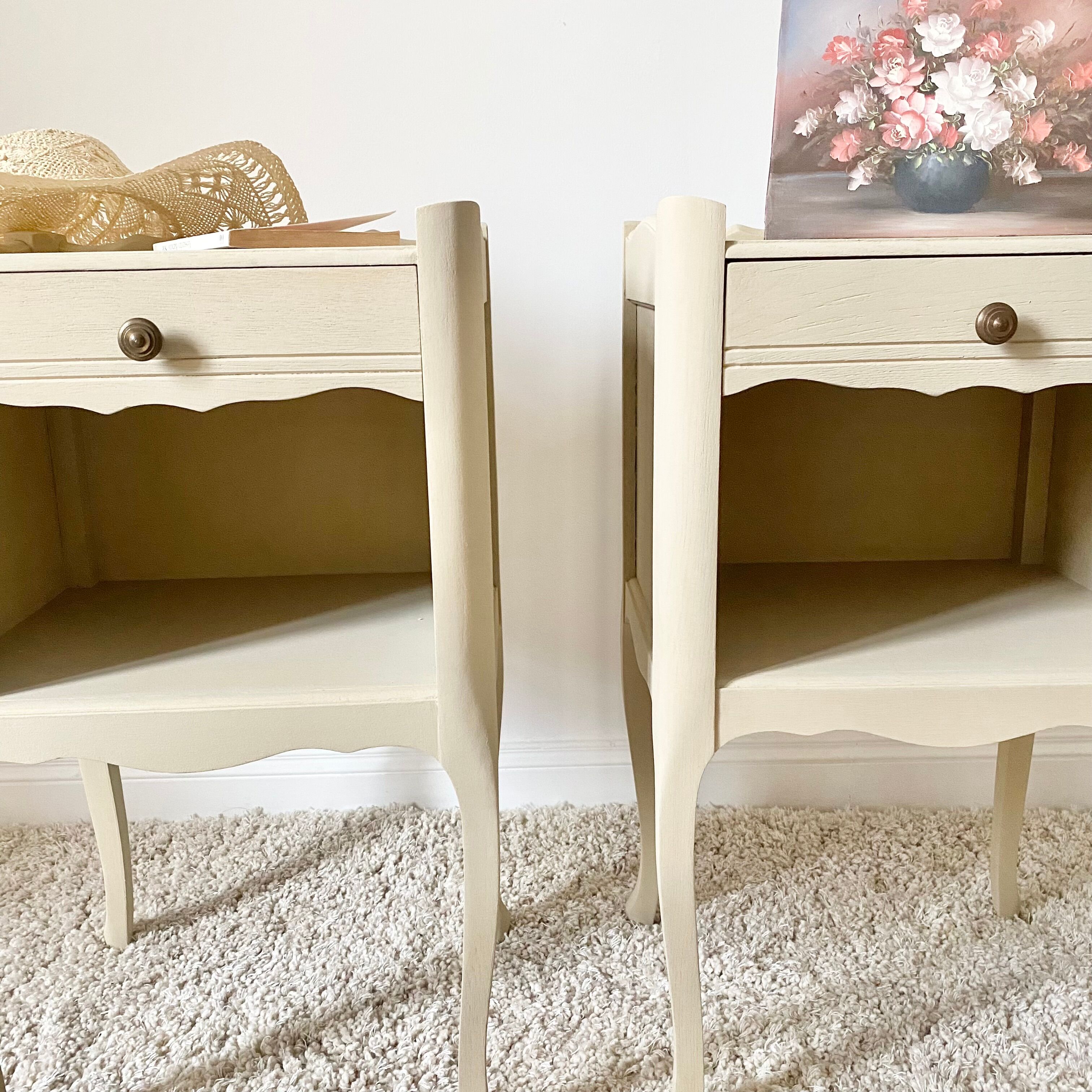 Set of bedside table