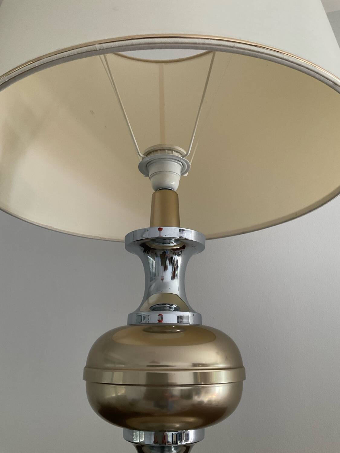 Grande lampe Space Age en métal chromé et doré