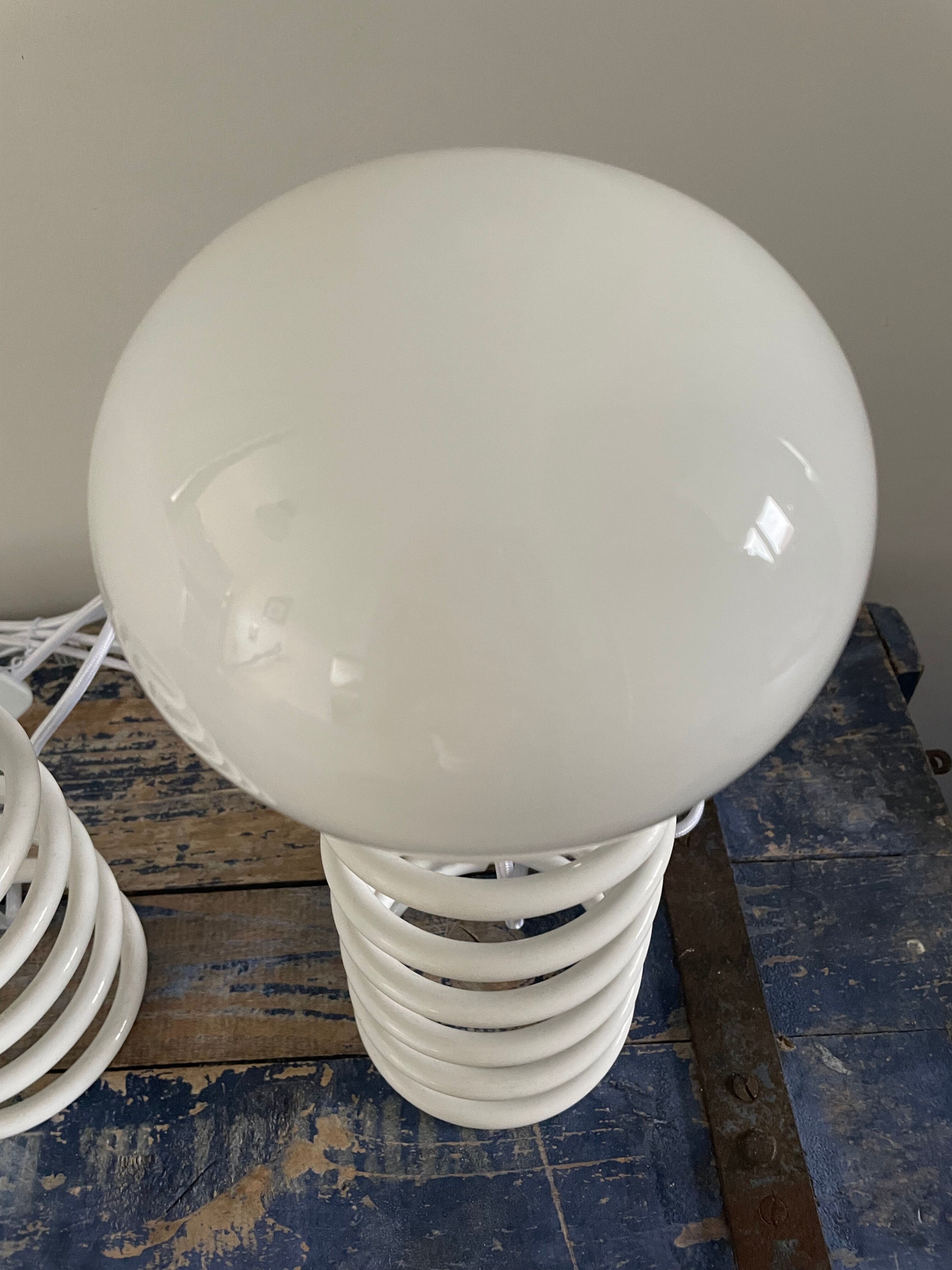 Set of two lamps spring vintage oval globes