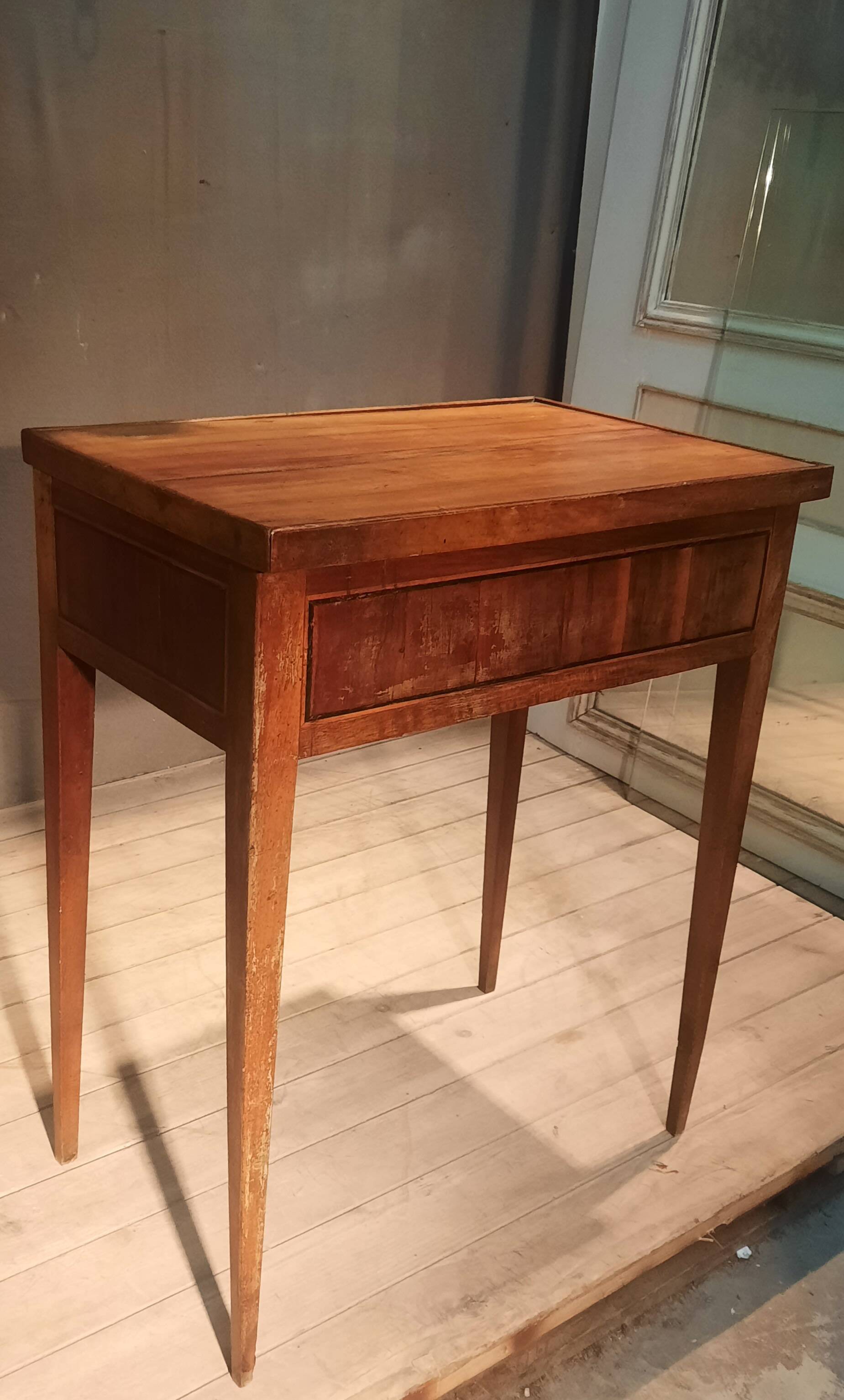 Dressing table from the eighteenth century