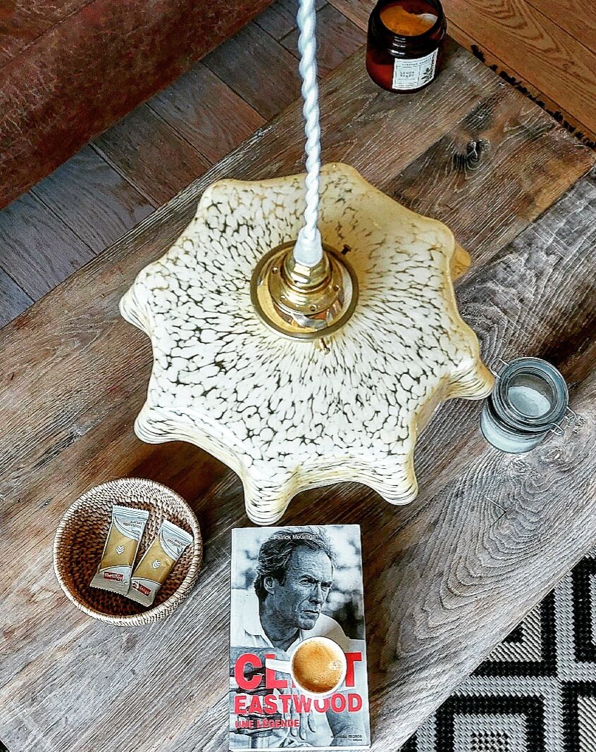 Clichy glass suspension