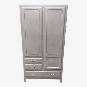 Armoire parisienne années 50, deux portes, 3 tiroirs, 6 étagères