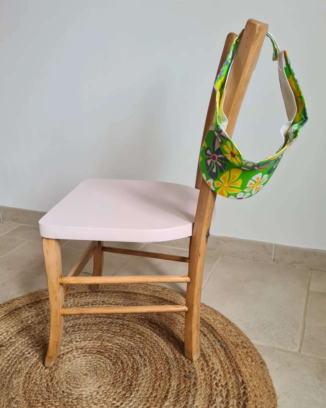 Ancienne chaise bistrot enfant