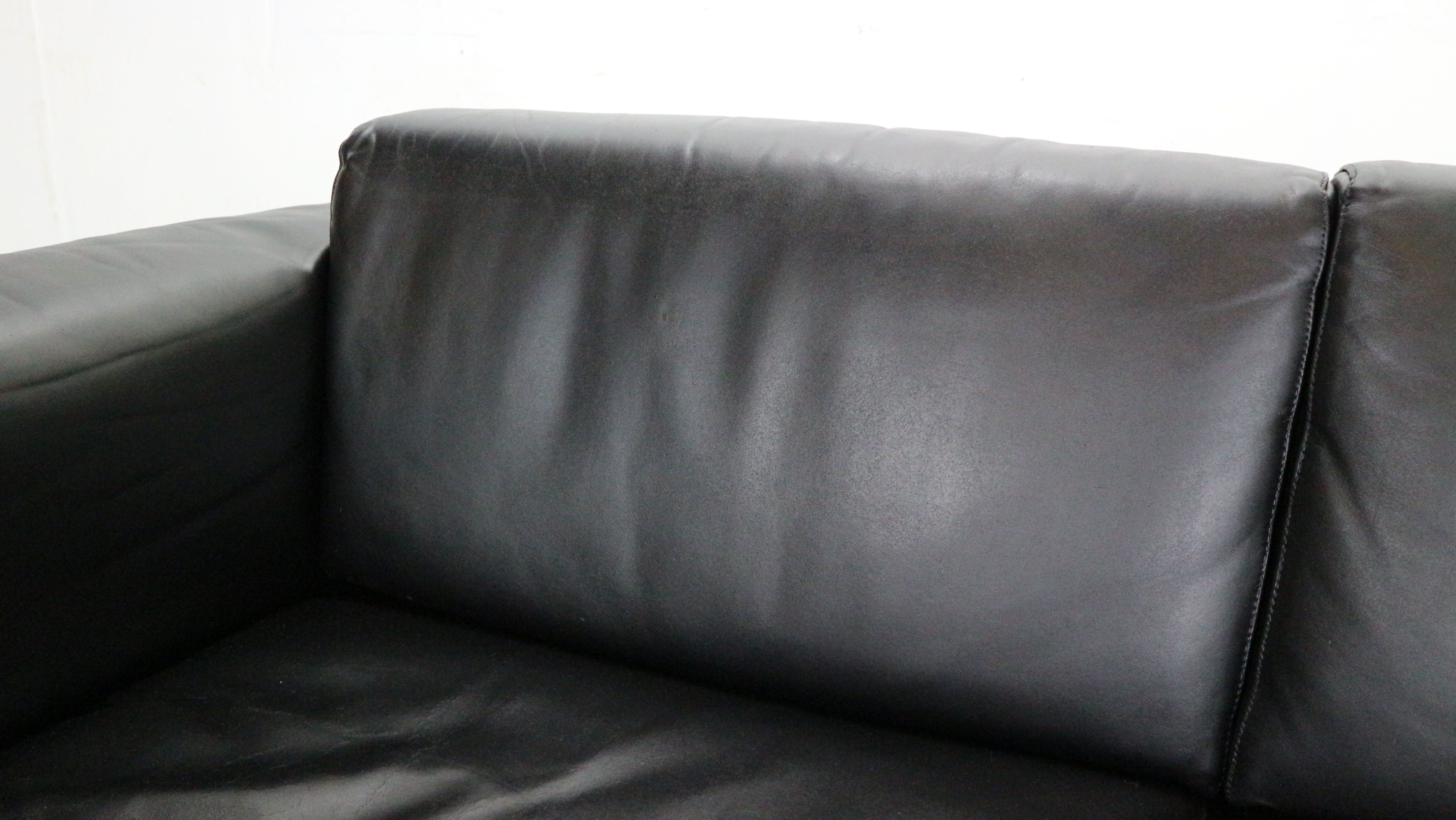 Tobia Scarpa black leather "Bastiano" 2-seater sofa for Knoll, 1960s, Italy