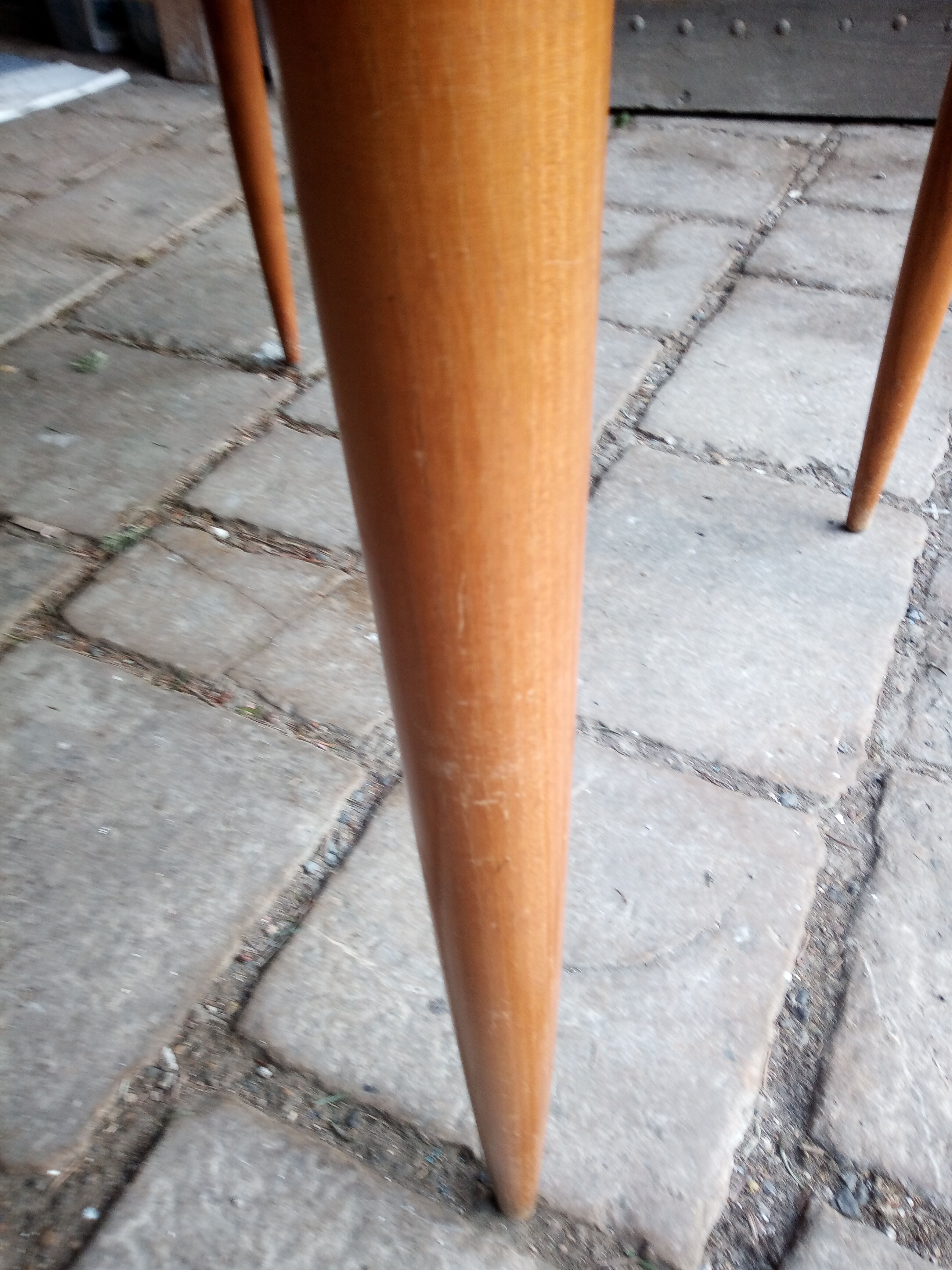 Round table expandable vintage