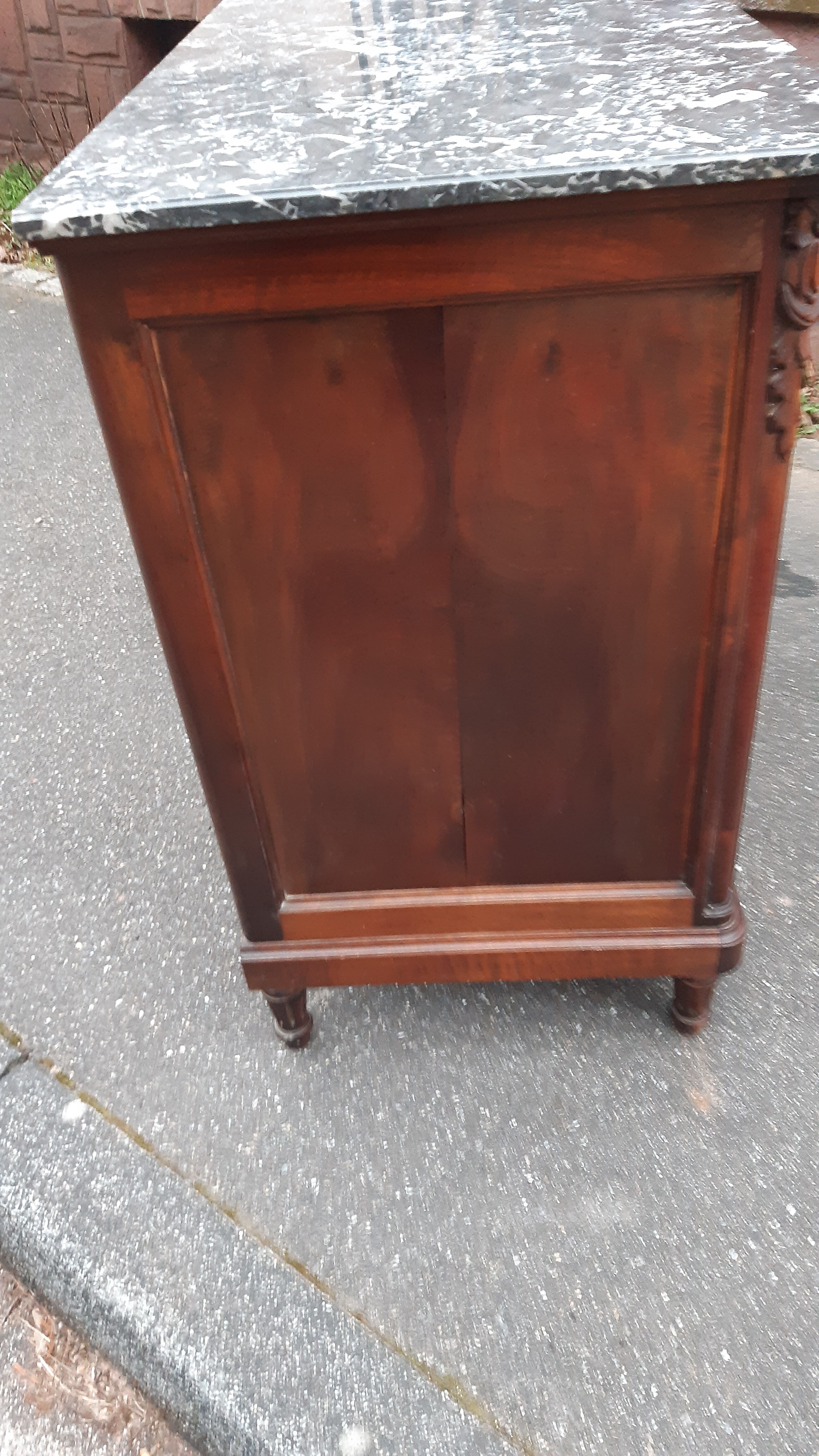 Commode marbre début XXème
