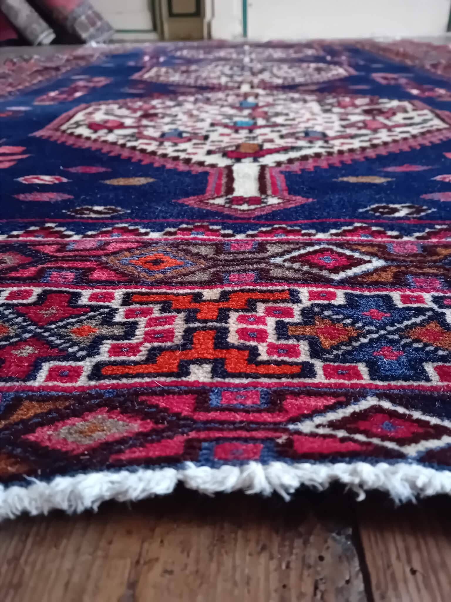 Handmade Persian Abadeh rug 203x125cm