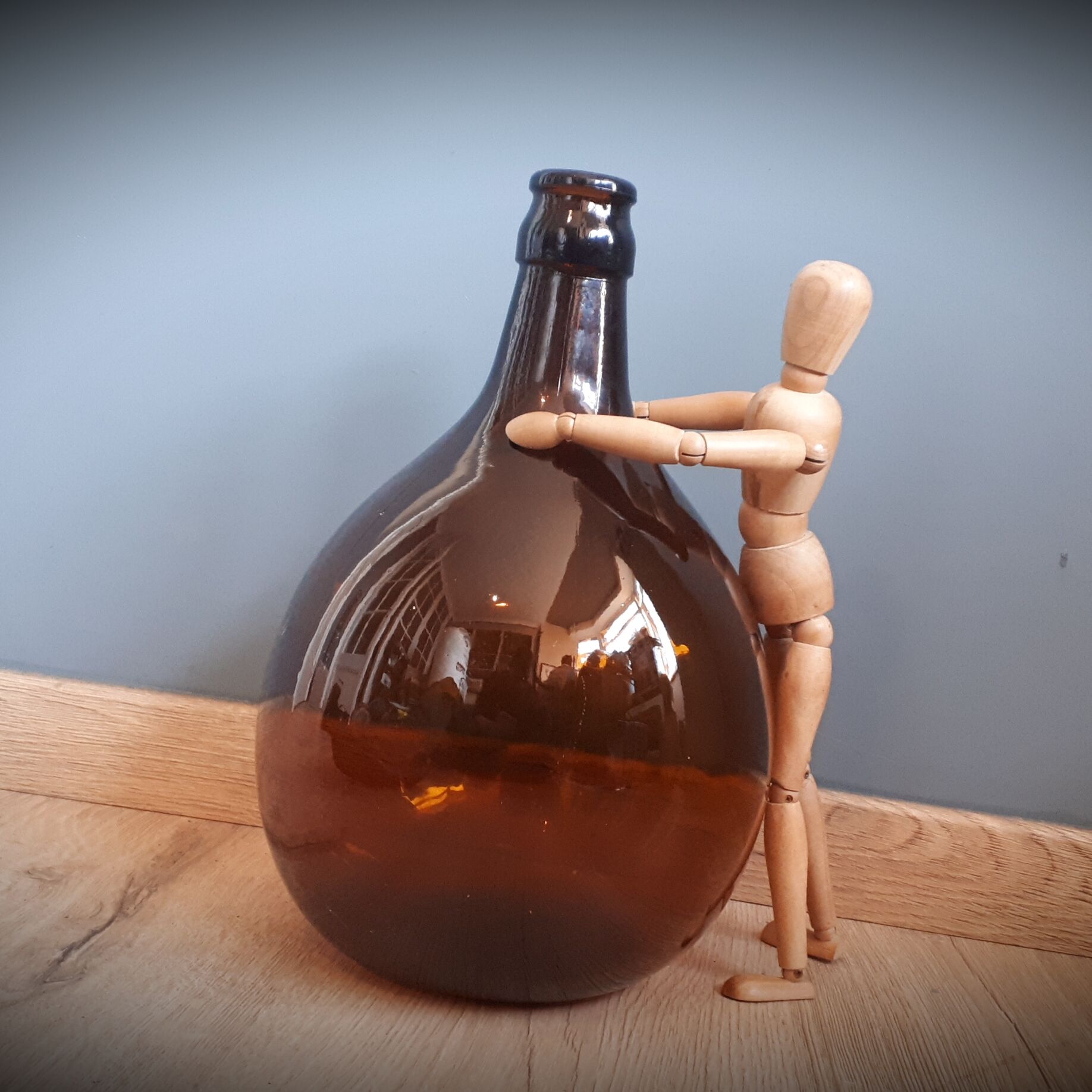 Authentic demijohn 6 L Brown