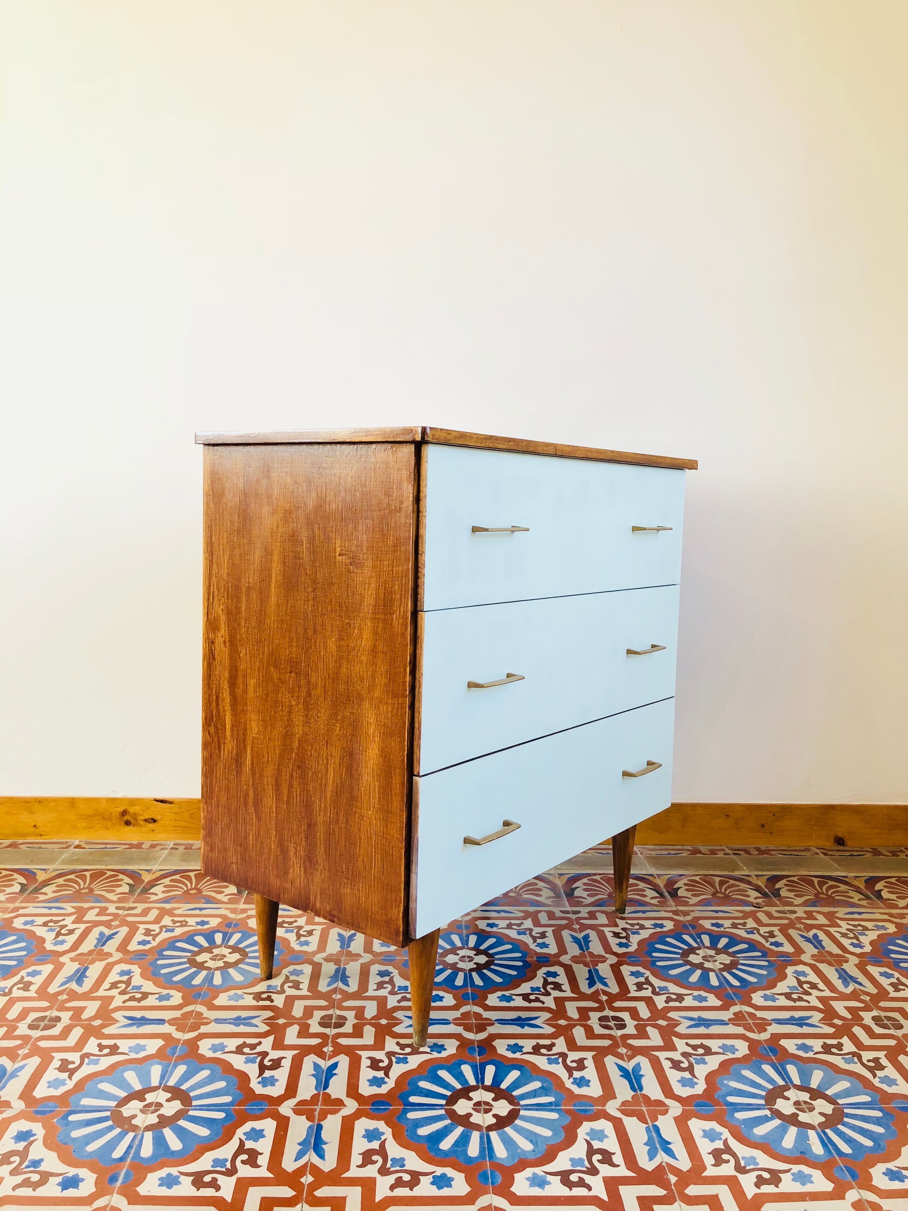 Vintage 1960 chest of drawers