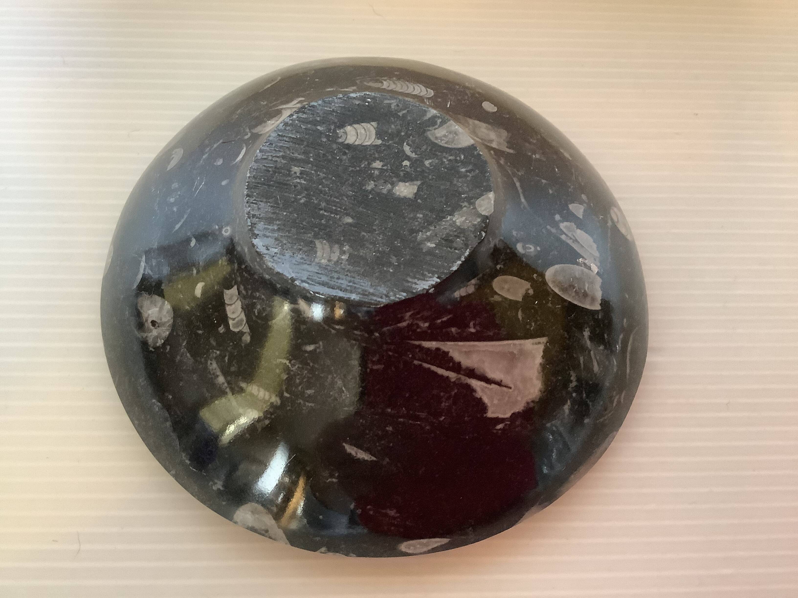 Empty black marble cup pocket