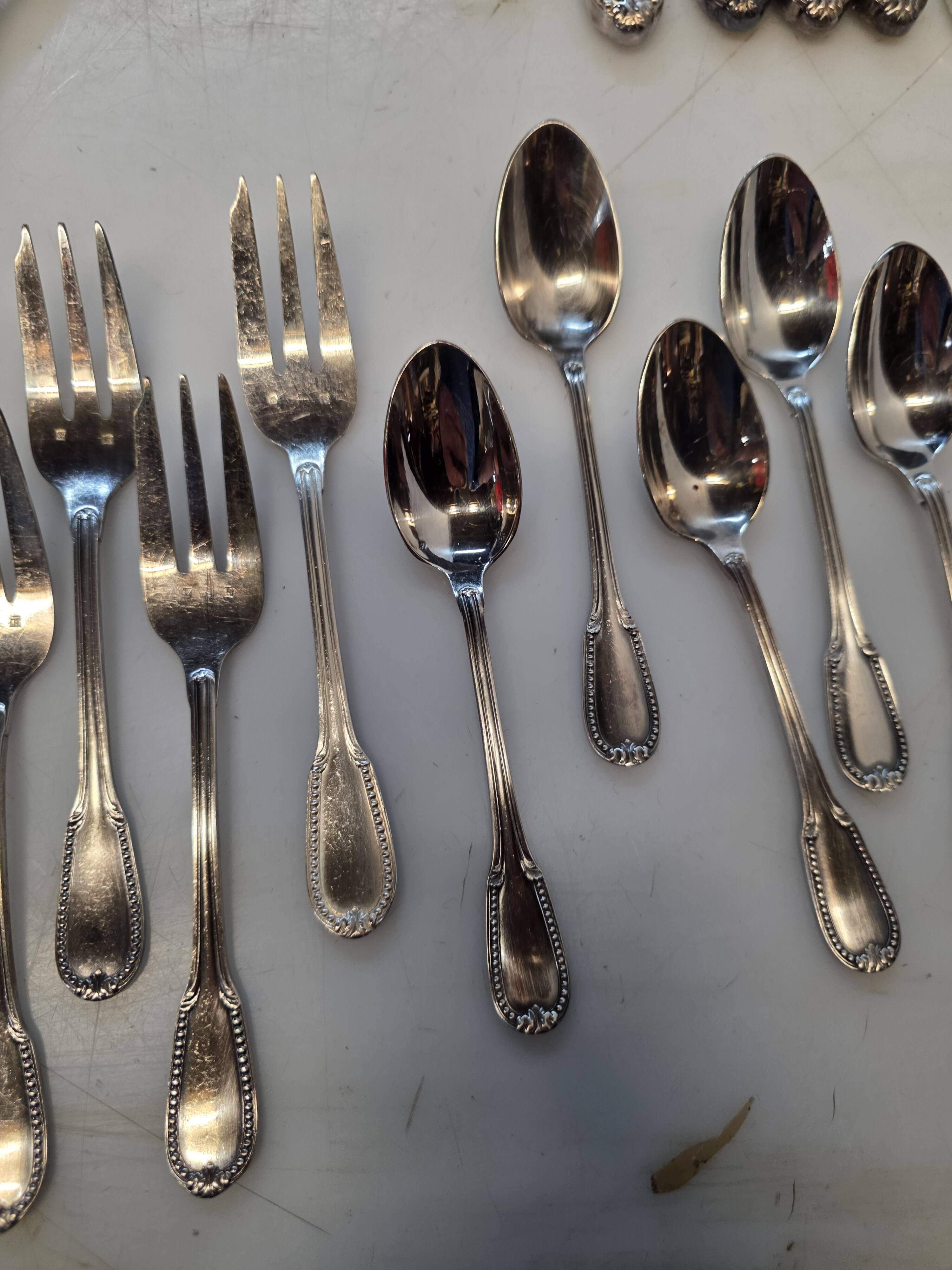 Ménagère 72 pièces en métal argenté 100  Saint-Médard, avec coffret