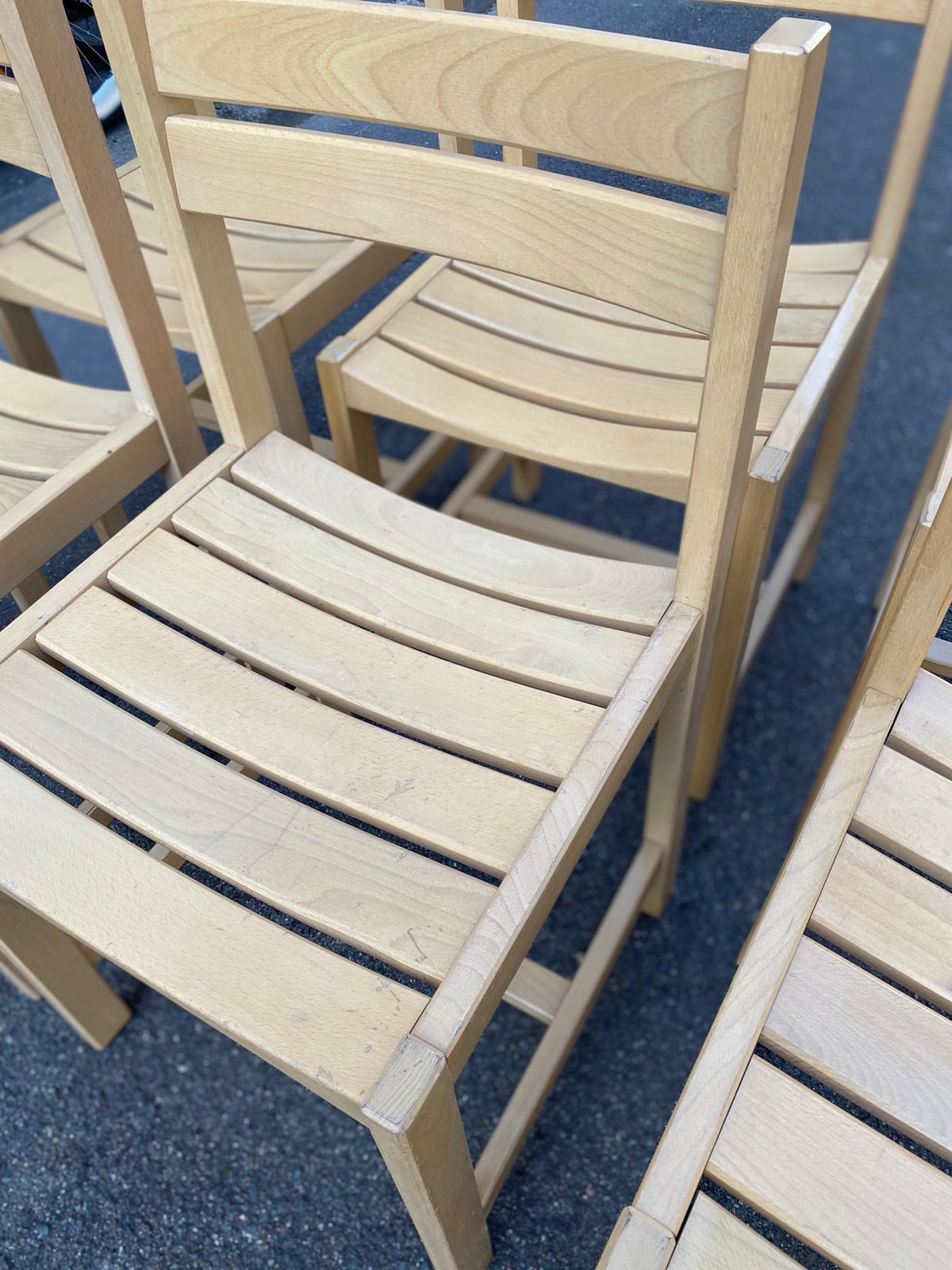 Lot of 6 pine chairs