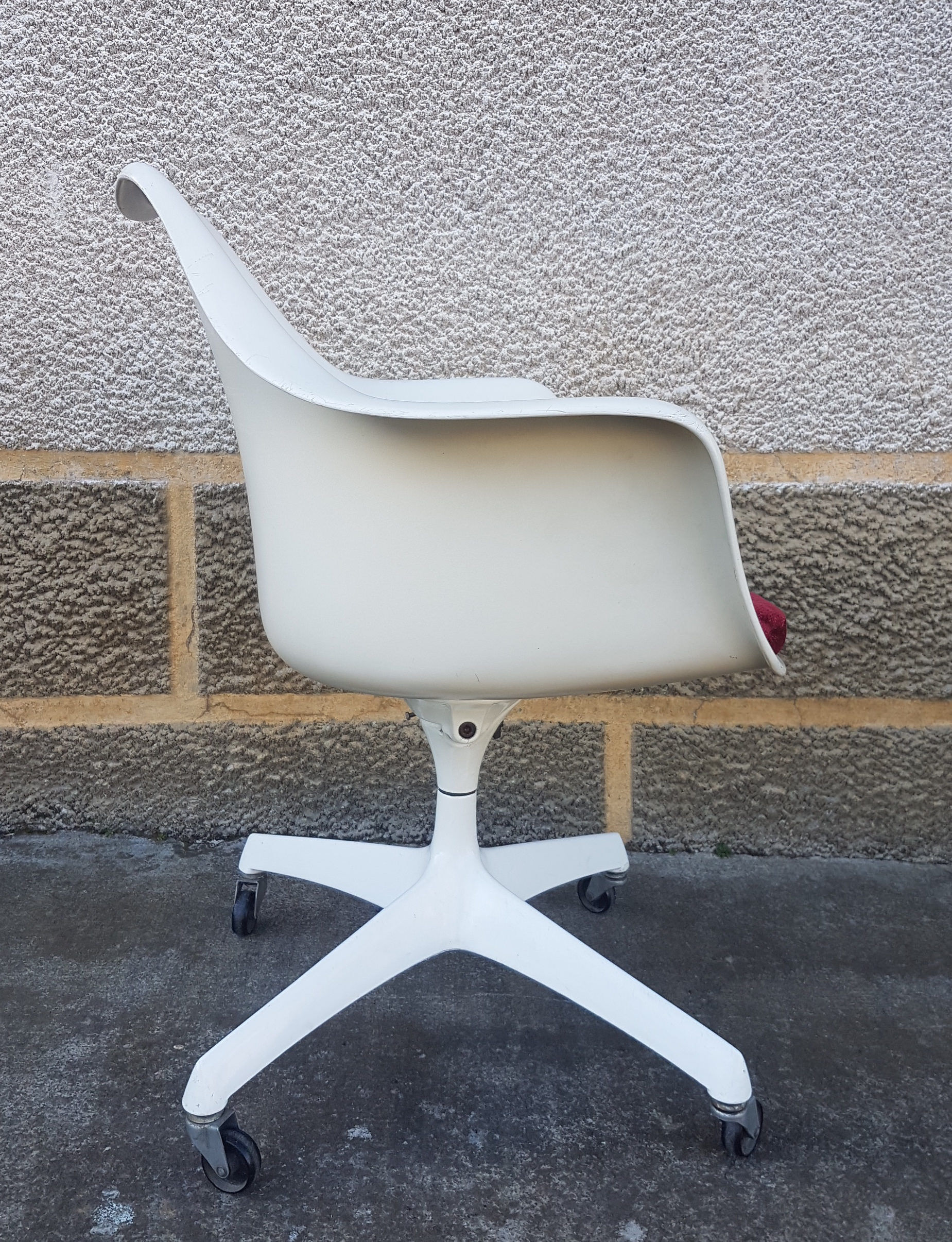Executive Tulip armchair by Eero Saarinen for Knoll 1964