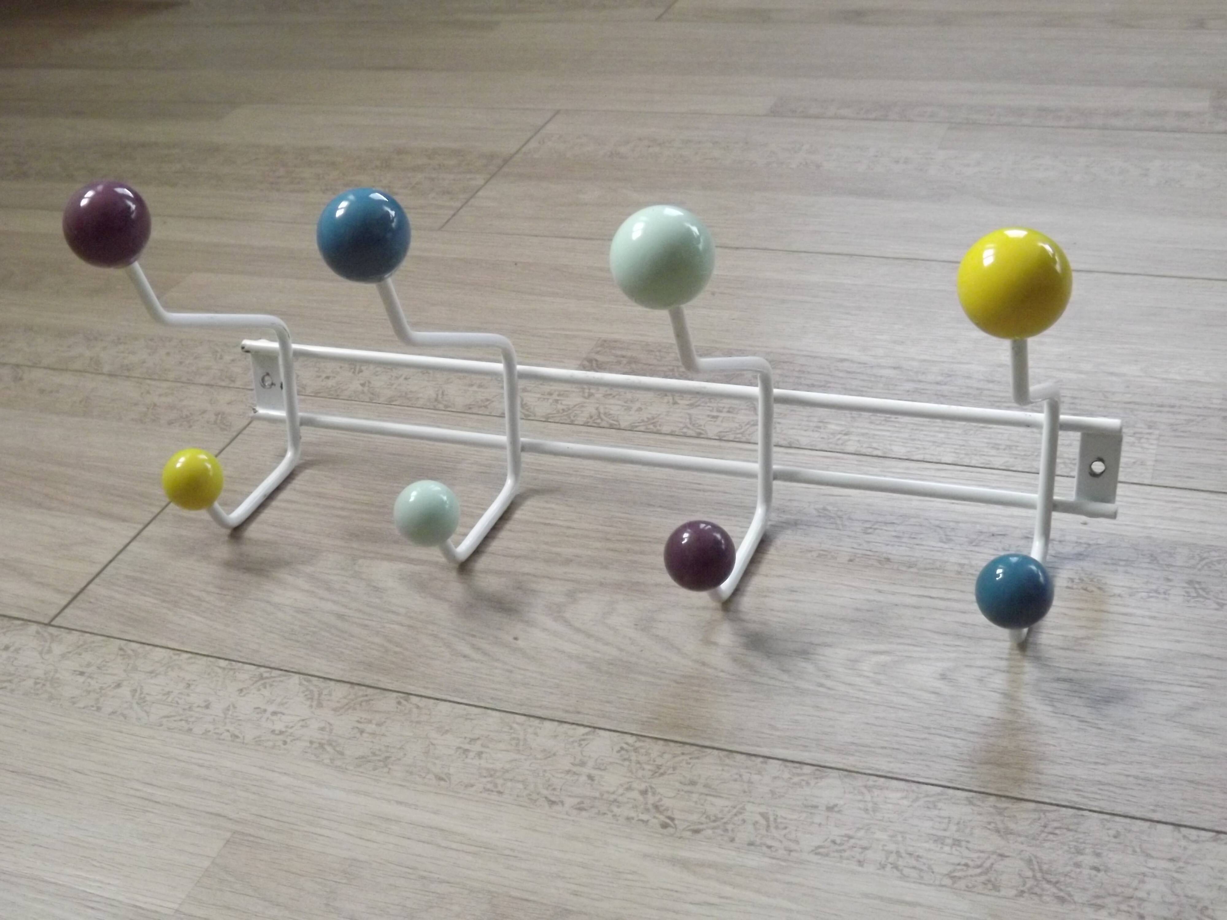 Modern Sputnik Wall Coat/Hat Rack – Space Age Colorful Wall Hanger 5540