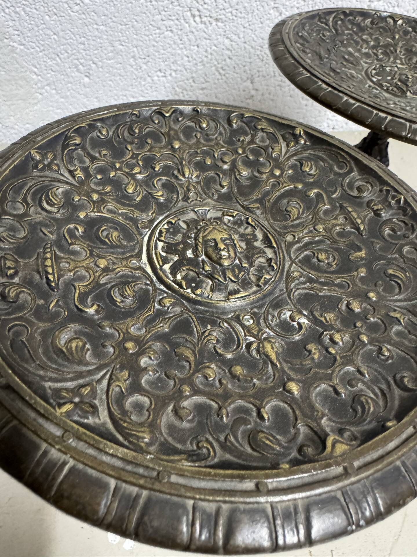 Bronze footed bowls in Renaissance style