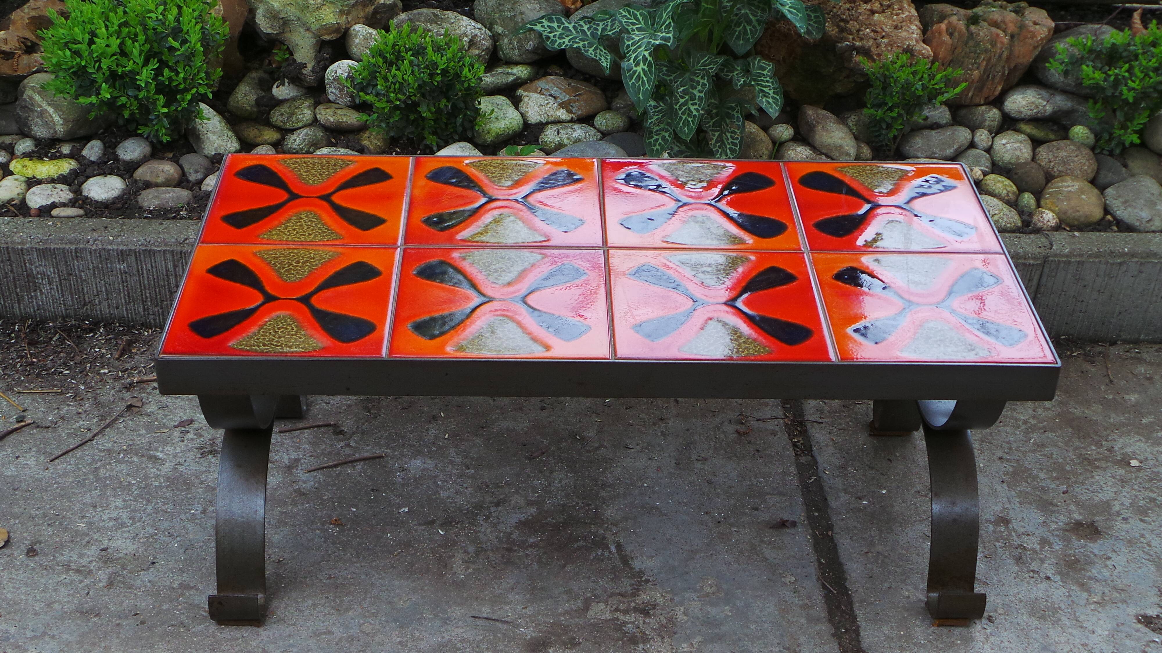 Table low ceramic vintage