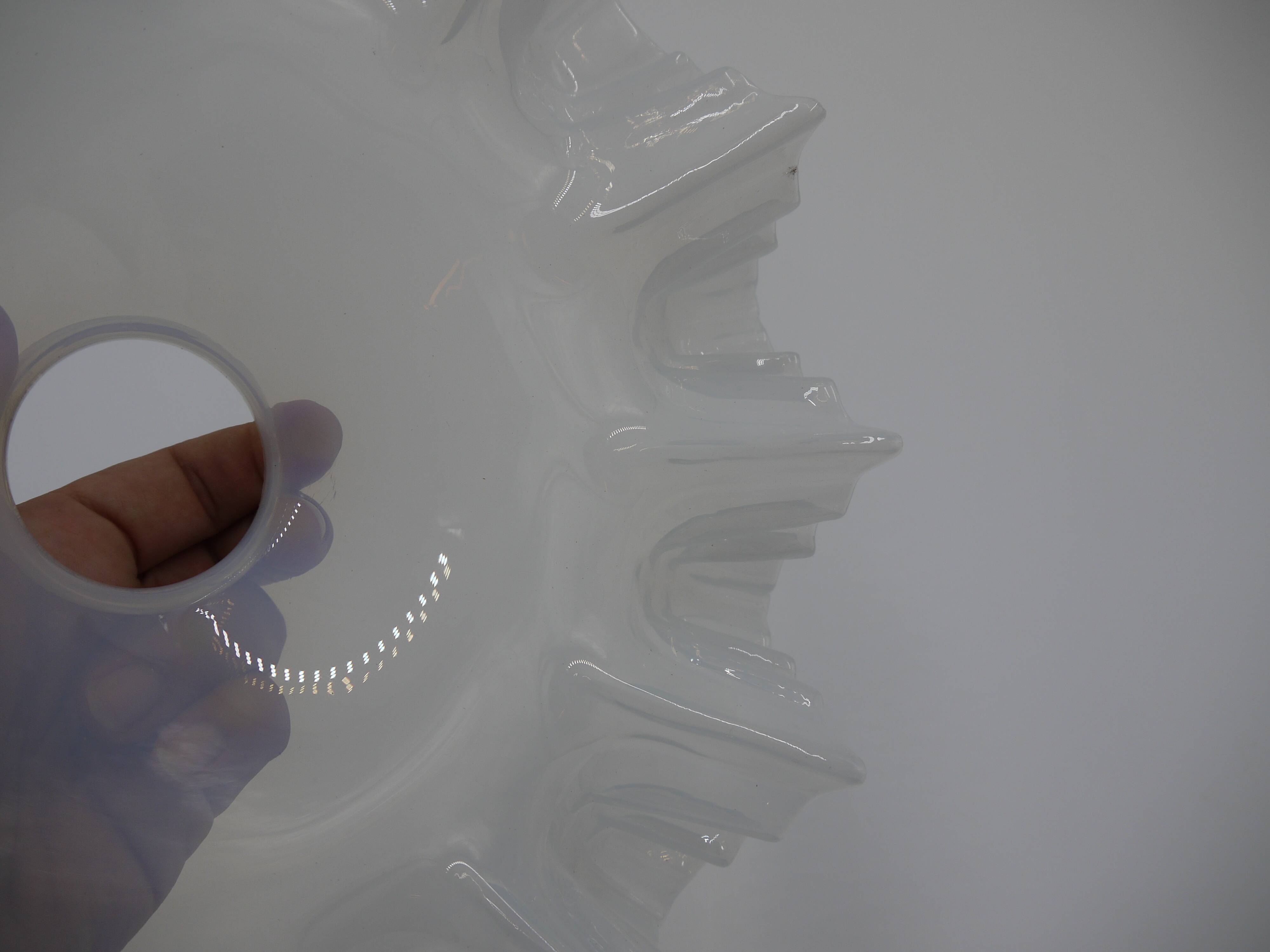 Corrugated glass suspension