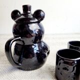 Teapot and cups