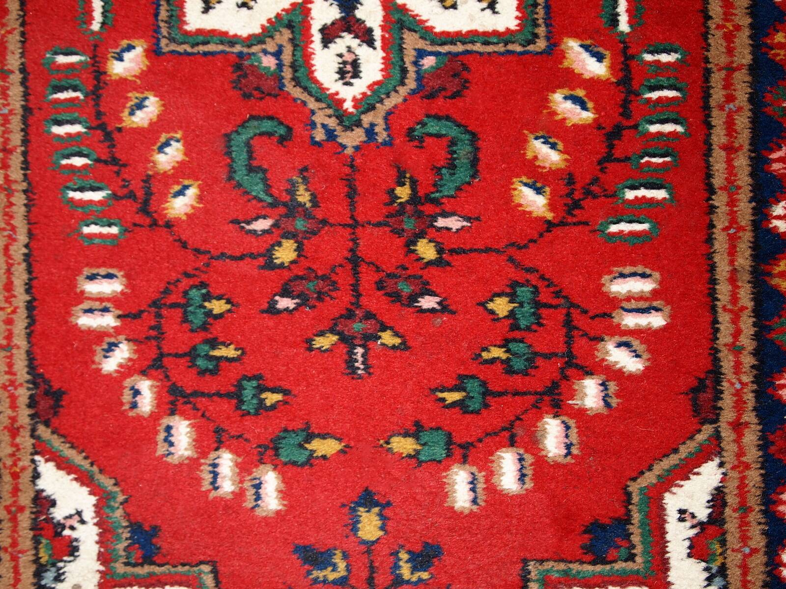 Tapis Vintage Hamadan en Laine, Années 1970, Élégance Florale du Moyen-Orie