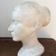Platre jeune femme au chignon