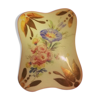 Dismissal porcelain box