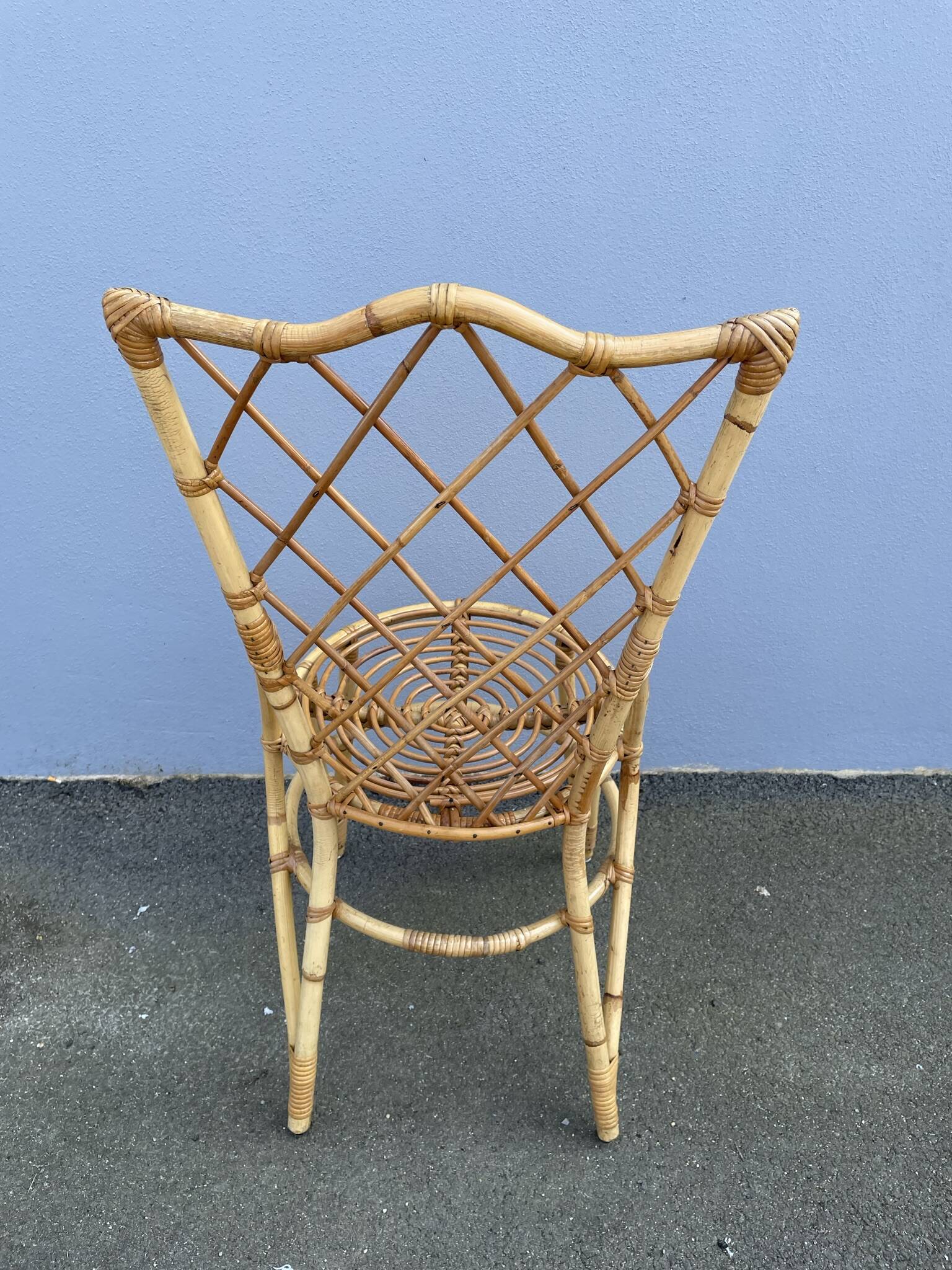 Chaises en rotin  à croisillons