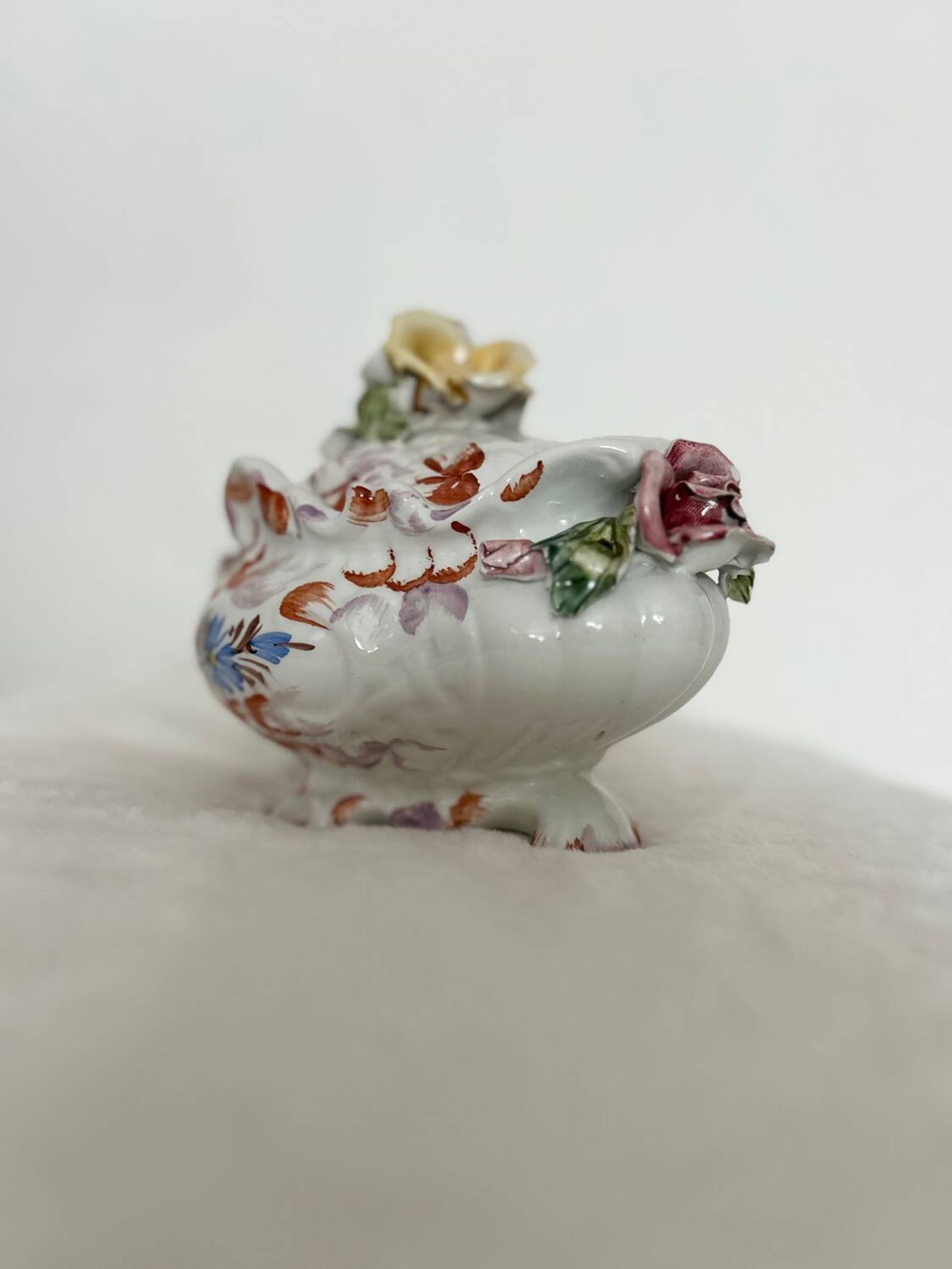 Soup tureen