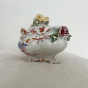 Soup tureen