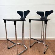 Tabourets de bar modernes noirs et chromés de casamania, set de 2