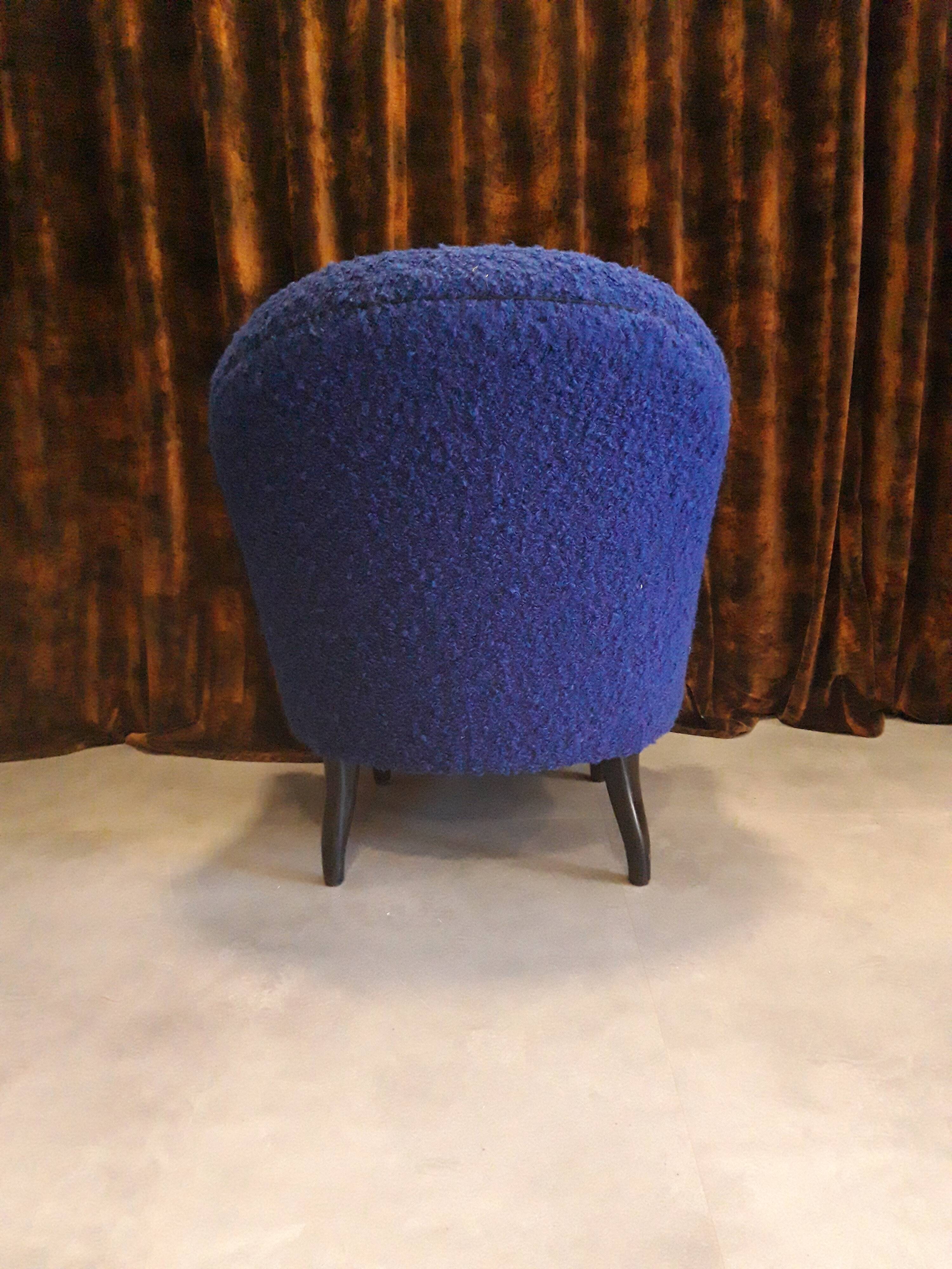 Toad armchair