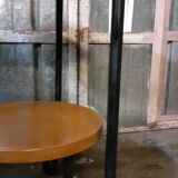 Pedestal table