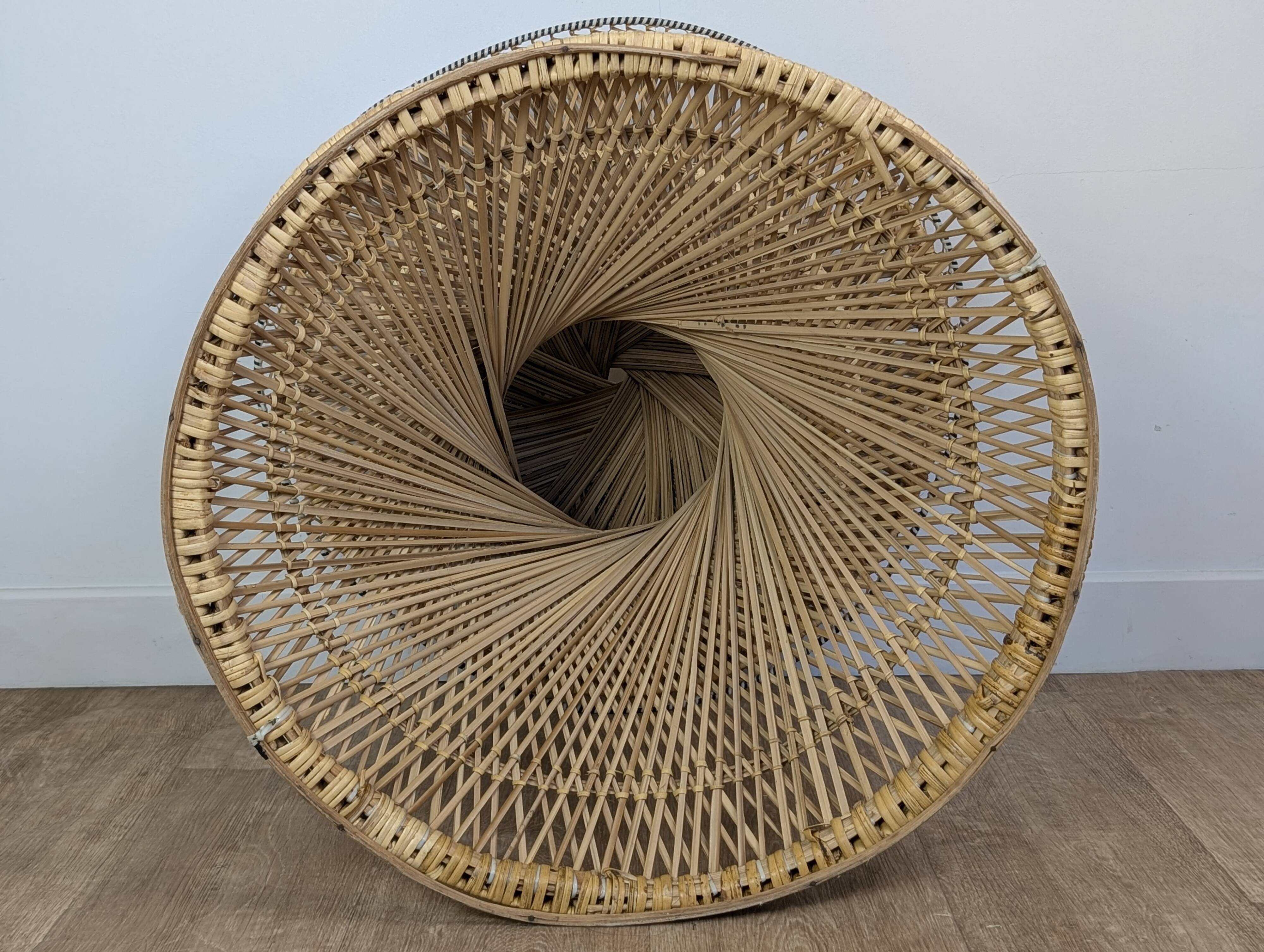 Diabolo rattan coffee table