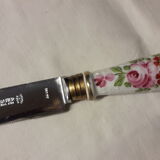 Ancient porcelain cake dish and floral decoration knife