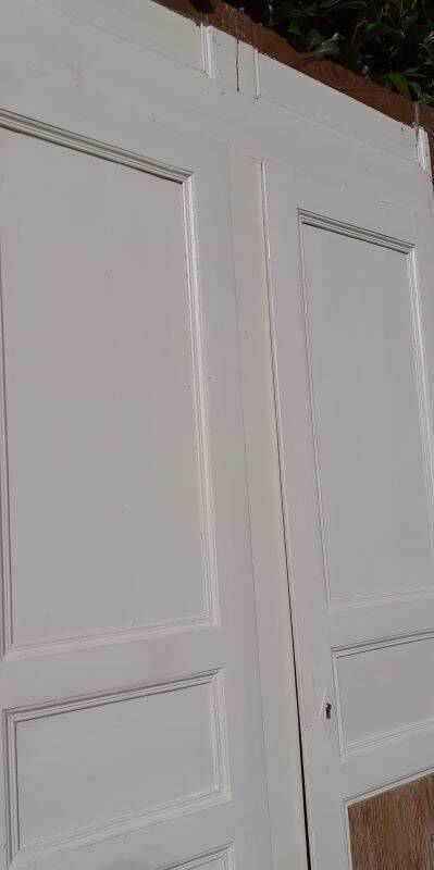 Pair of 19th-century cupboard doors and frame, woodwork