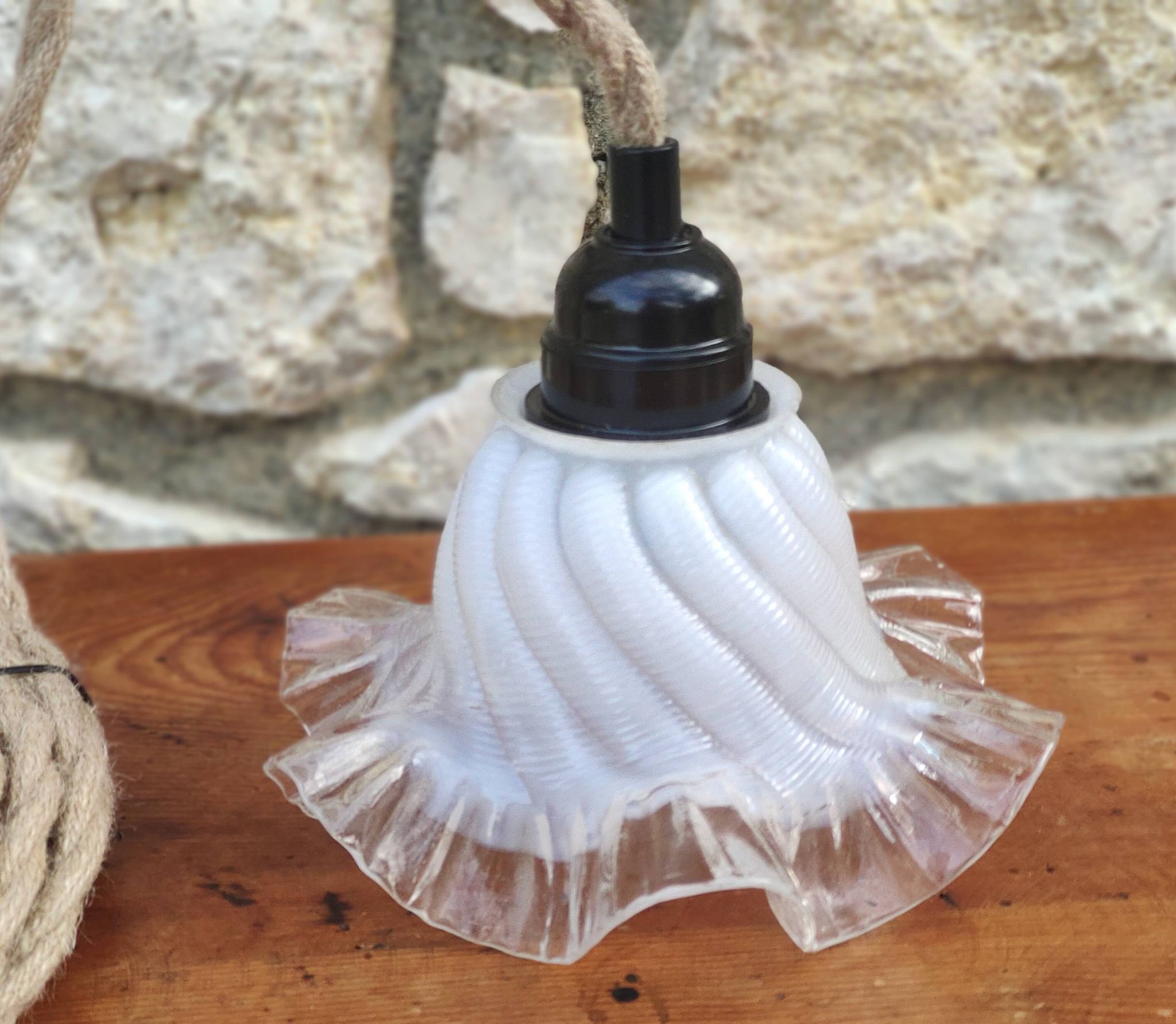 Lampe baladeuse globe vintage en verre tulipe