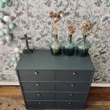 Loom furniture with clamshell lockers