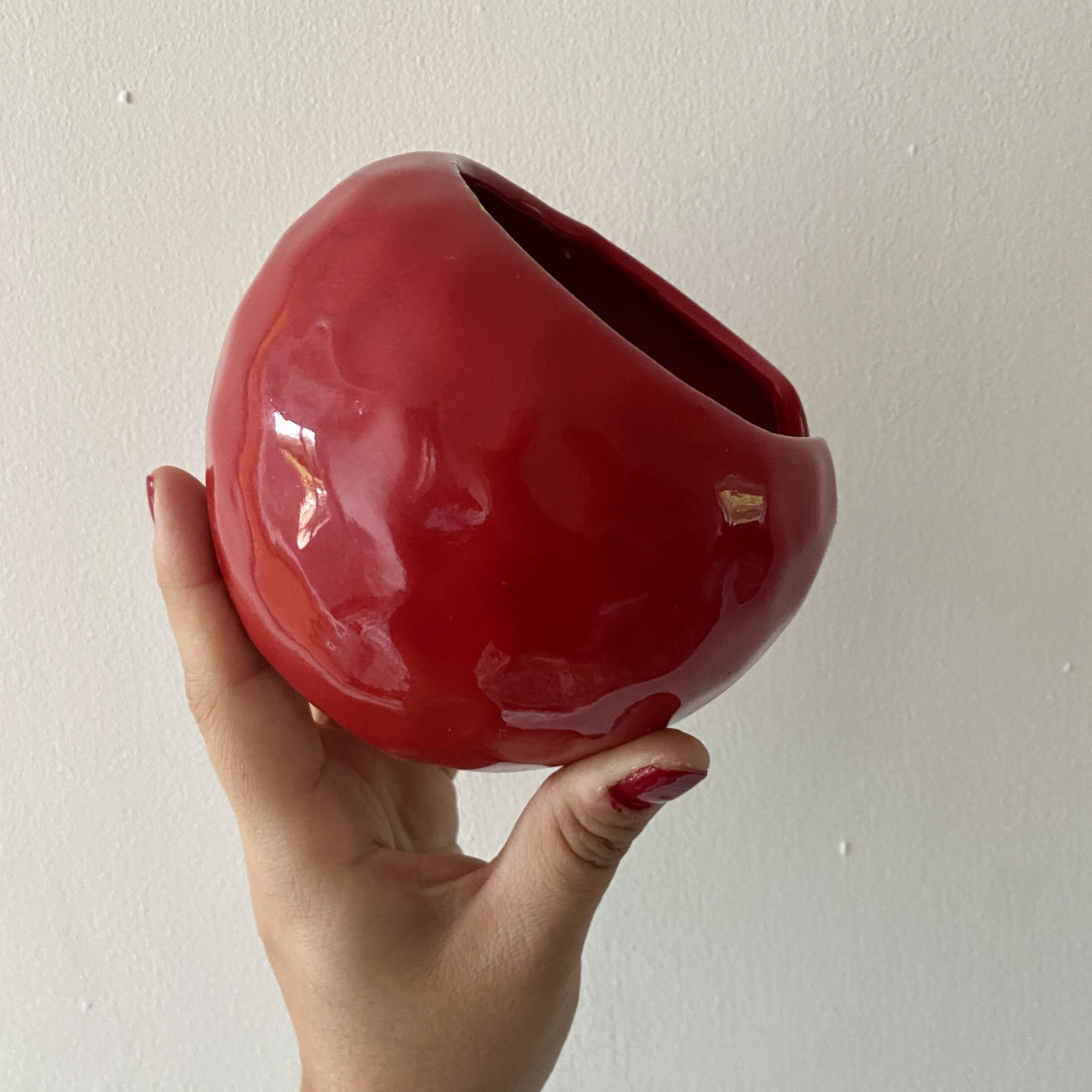 Mustard pot or jam maker in tomato-shaped slip