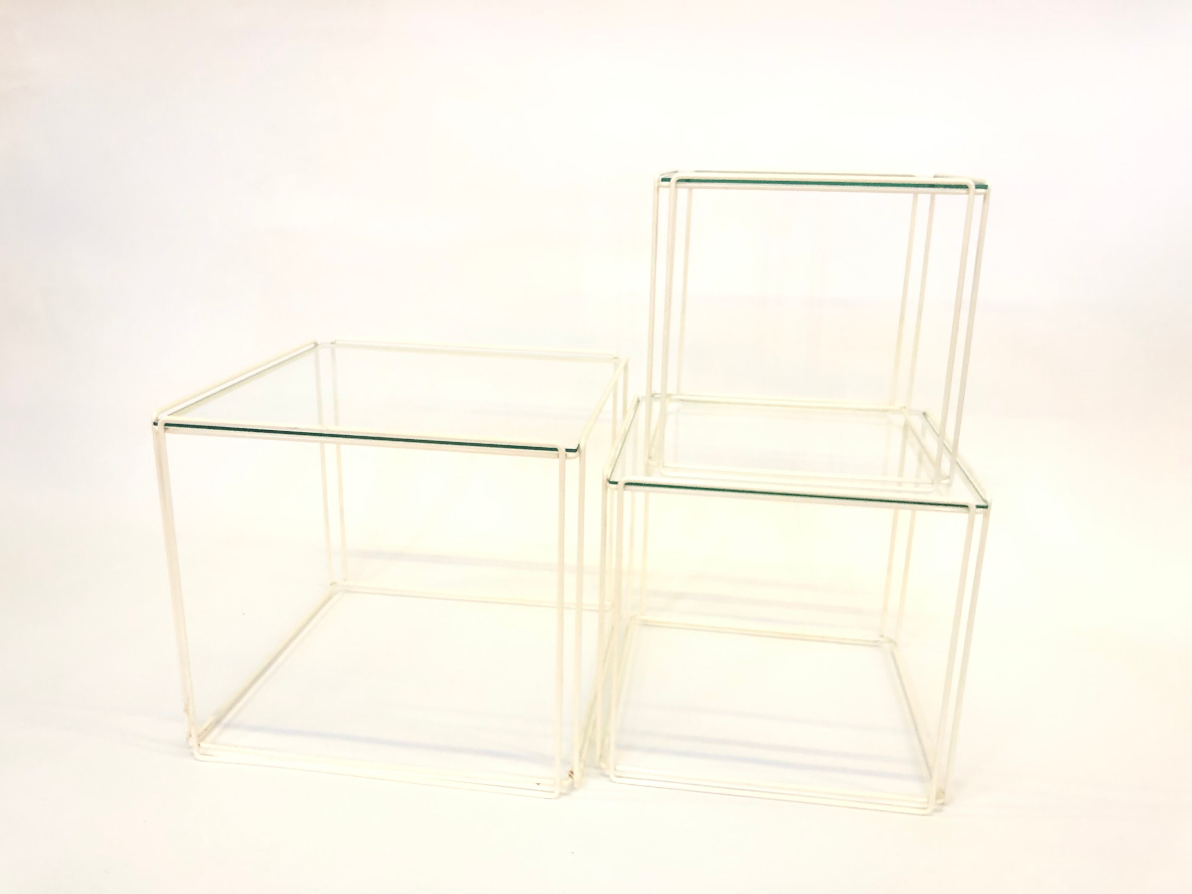 Tables design Max Sauze éditées par Isocèle