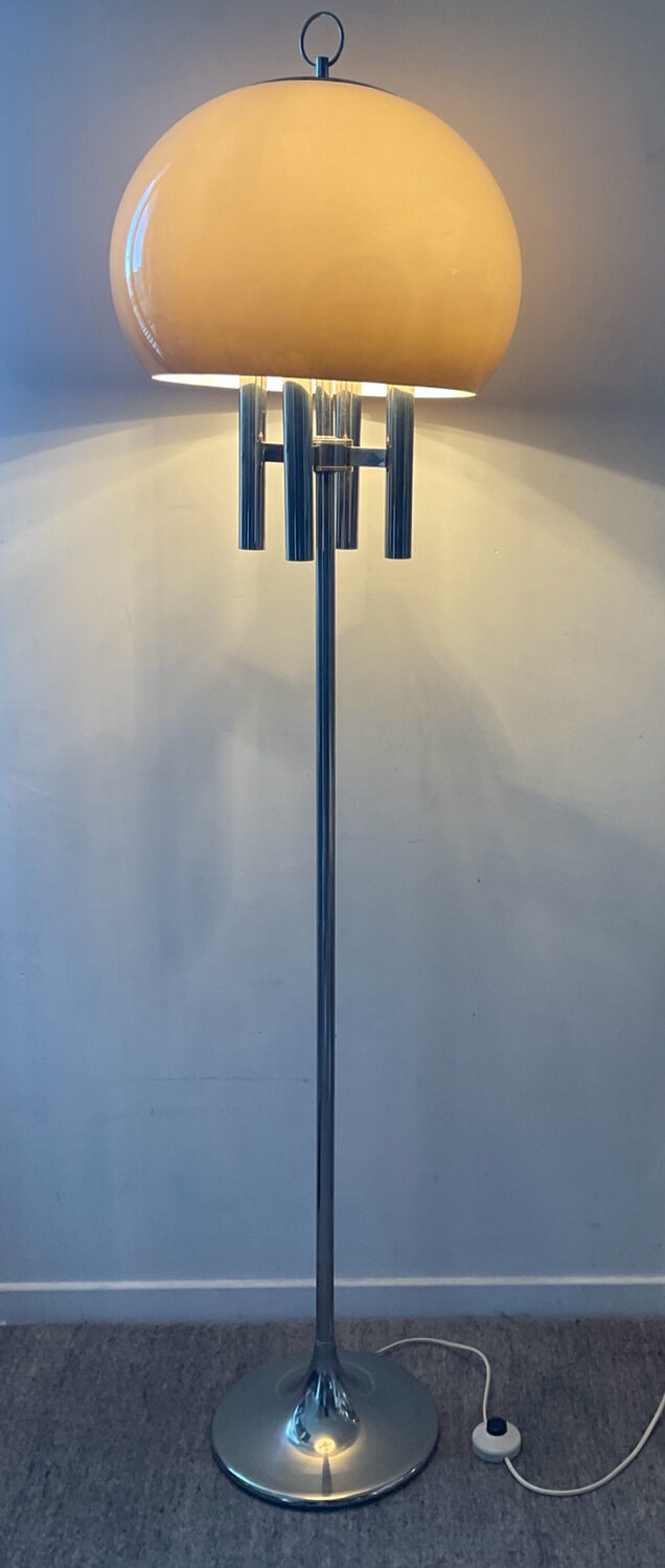 Lampadaire par Harvey Guzzini des années 60-70