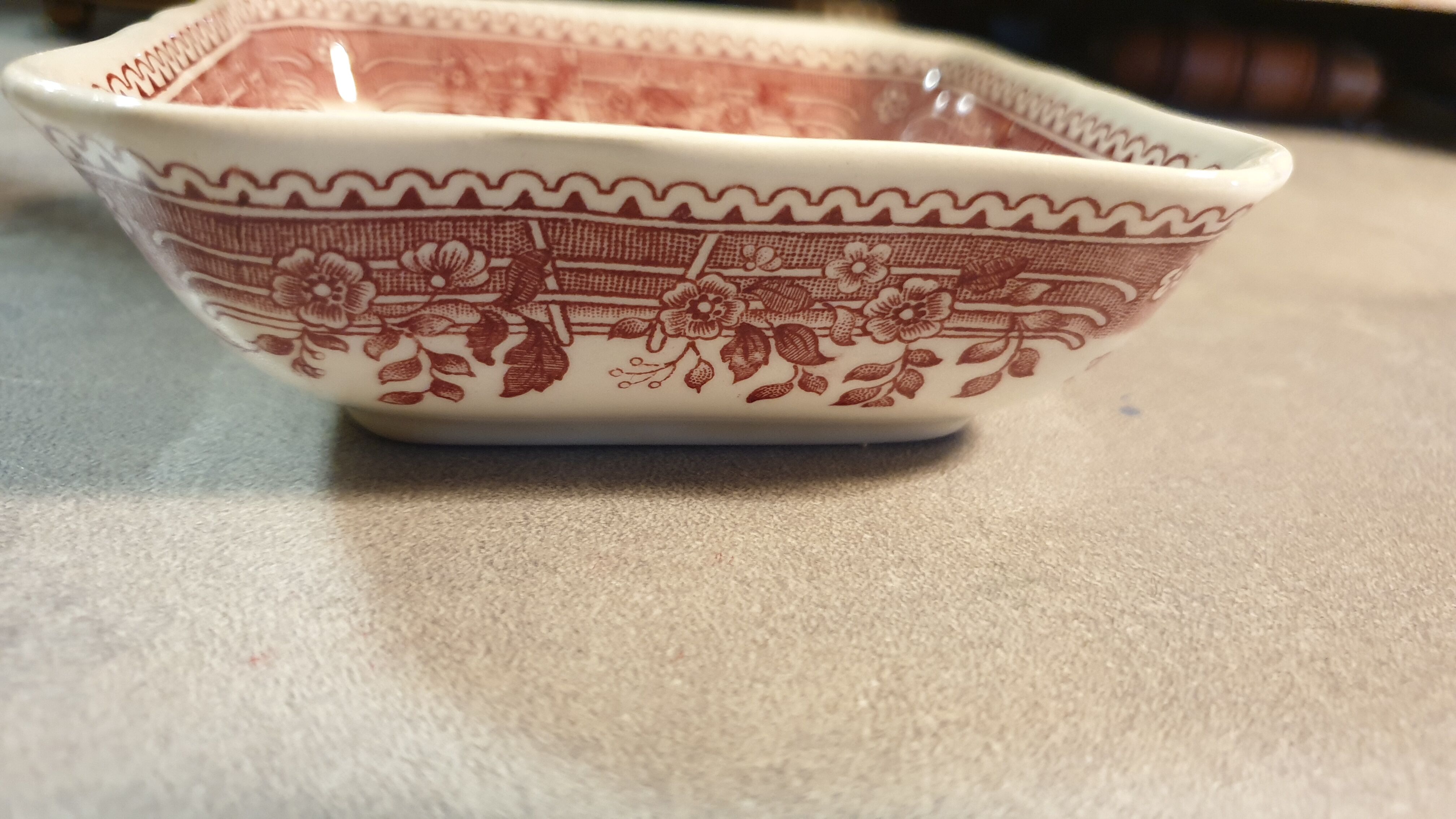 Plat carré en faience de villeroy boch , service burgenland