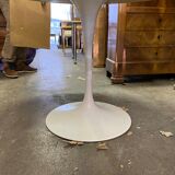 Table ronde marbre d’Ereo Saarinen édition Knoll