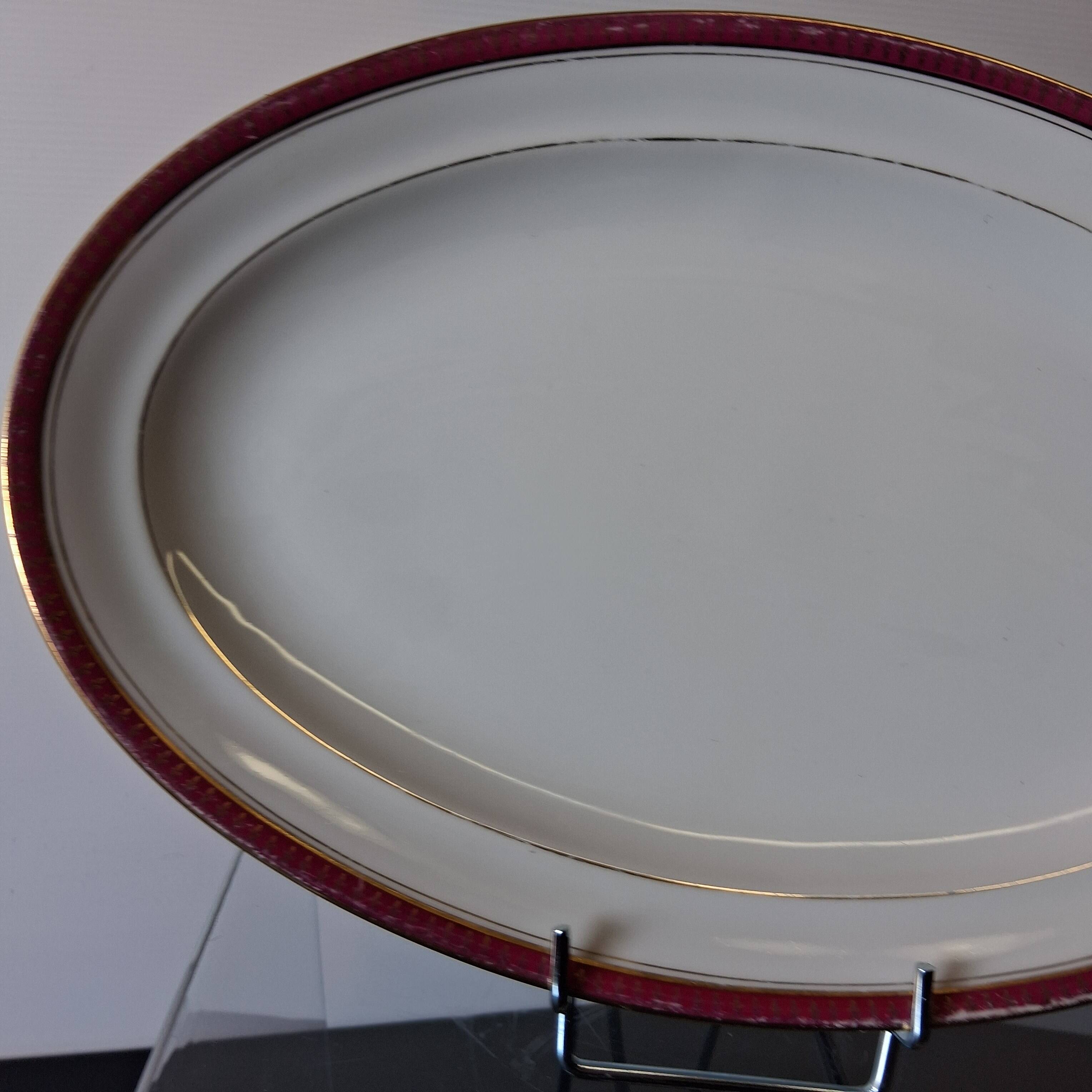 Very nice long serving dish from Chastagner & Co in good condition.